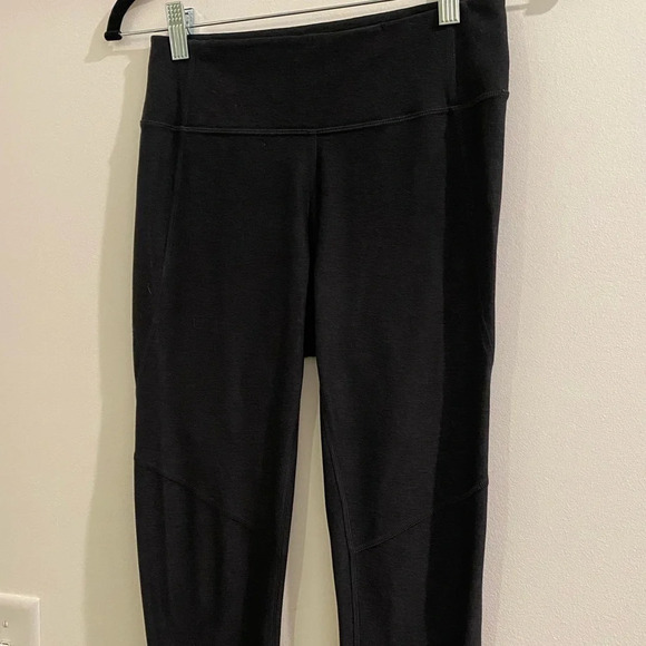 Outdoor Voices Move Free 3/4 Legging - Picture 3 of 8